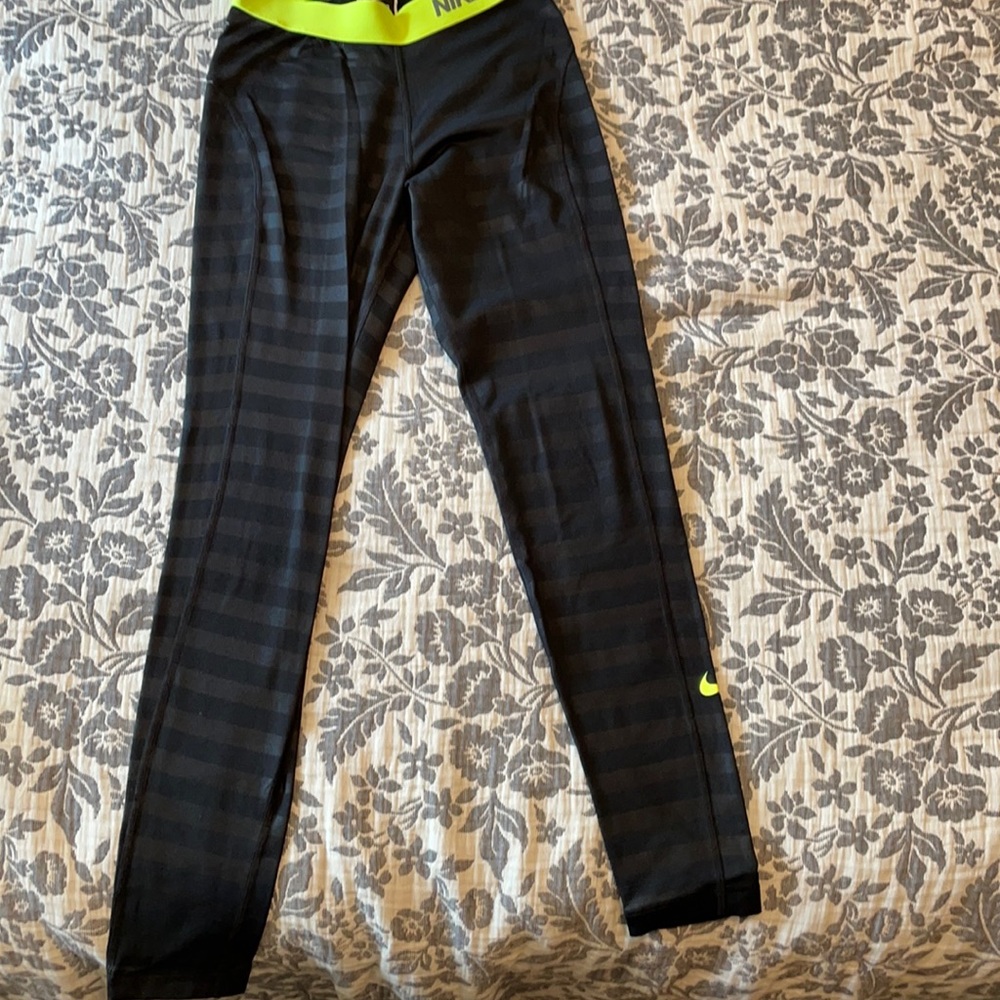 Nike pro dri-fit leggings